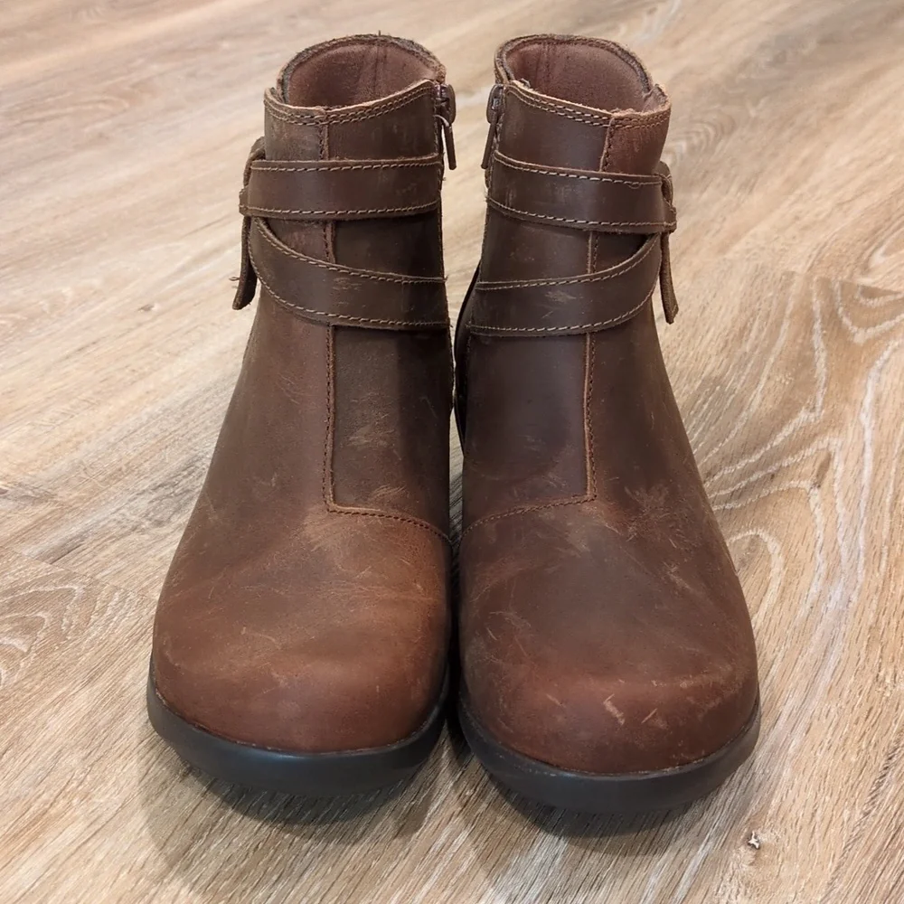 🤎NIB Clarks Women's Dark Brown Ankle Booties size 6.5 W - Picture 2 of 16